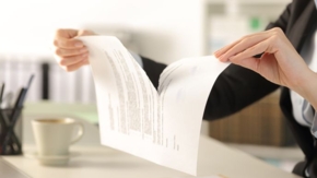 Vertrag Foto iStock Antonio Guillem